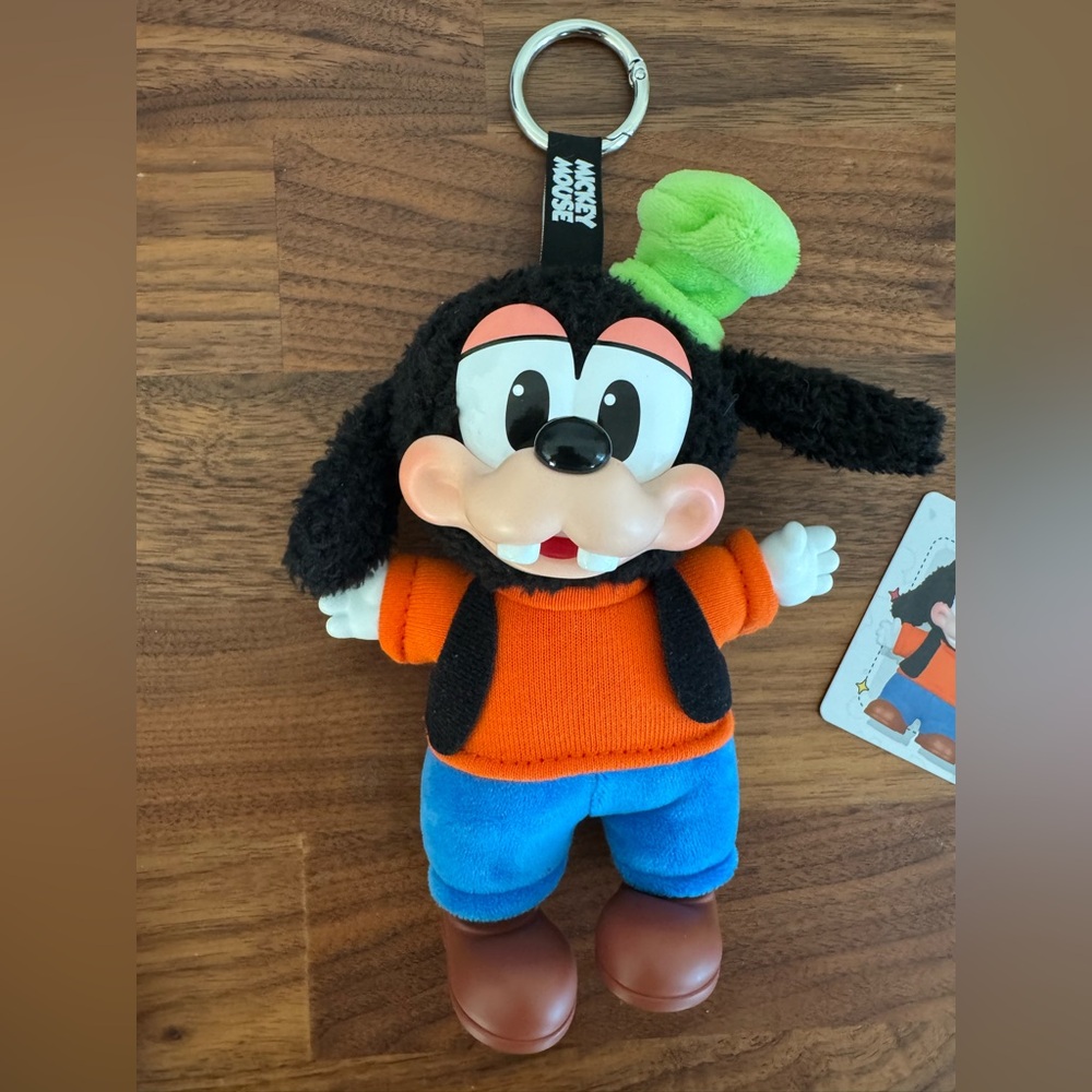 POP MART Mickey Family Cute Together Plush Pendant Goofy - Picture 2 of 10